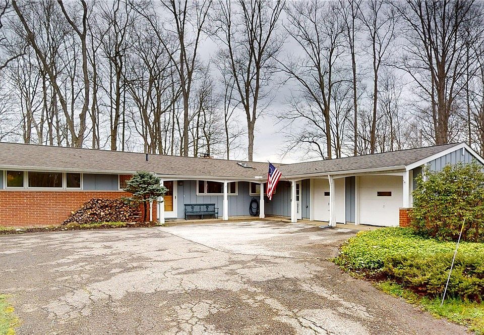 1st image of 85 Skyline Dr