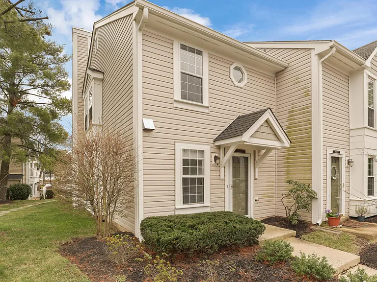 2403 S Walter Reed Dr — Photo 24