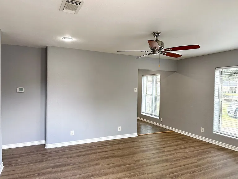 5214 Lane St — Photo 1