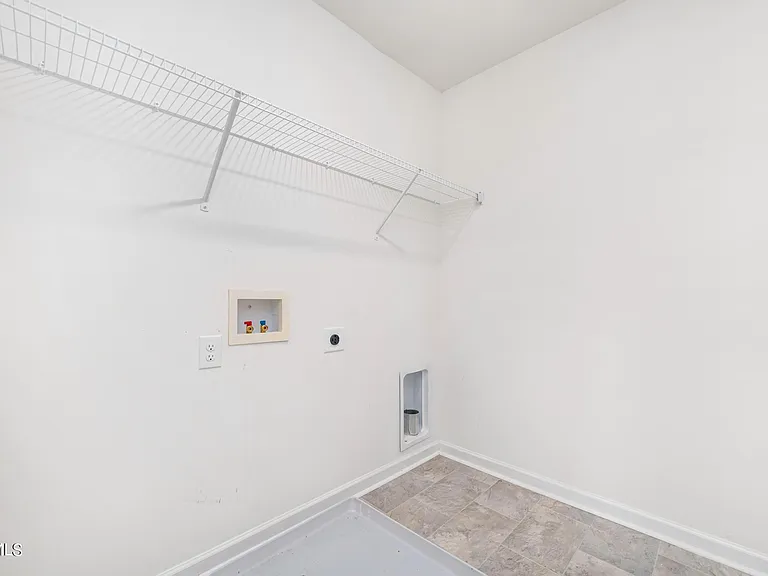 693 Barley Loop — Photo 32