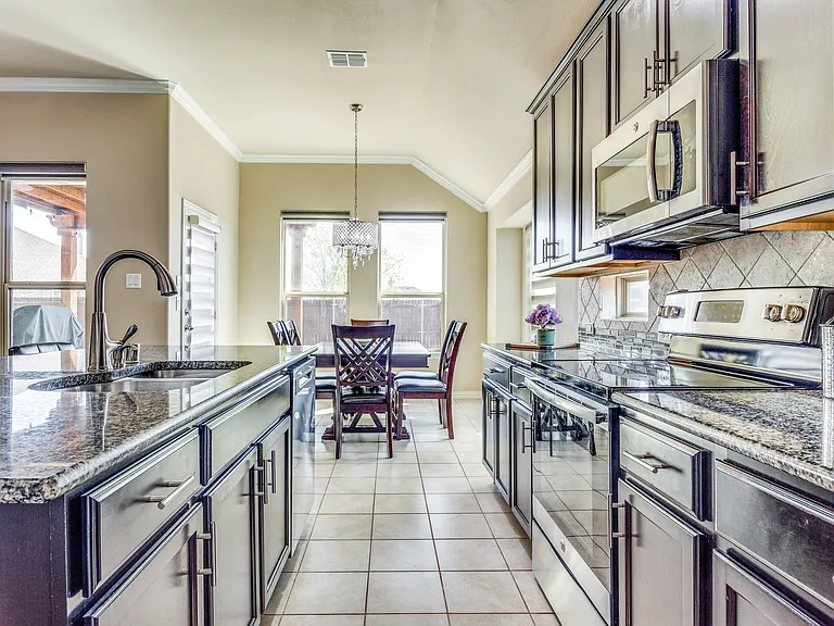 307 Eden Dr — Photo 15