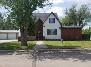611 W Indiana St, Plains, KS 67869