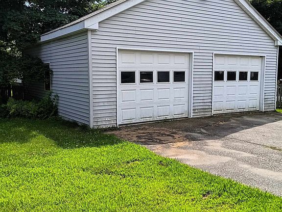 2nd image of 126 Oak Grove Avenue