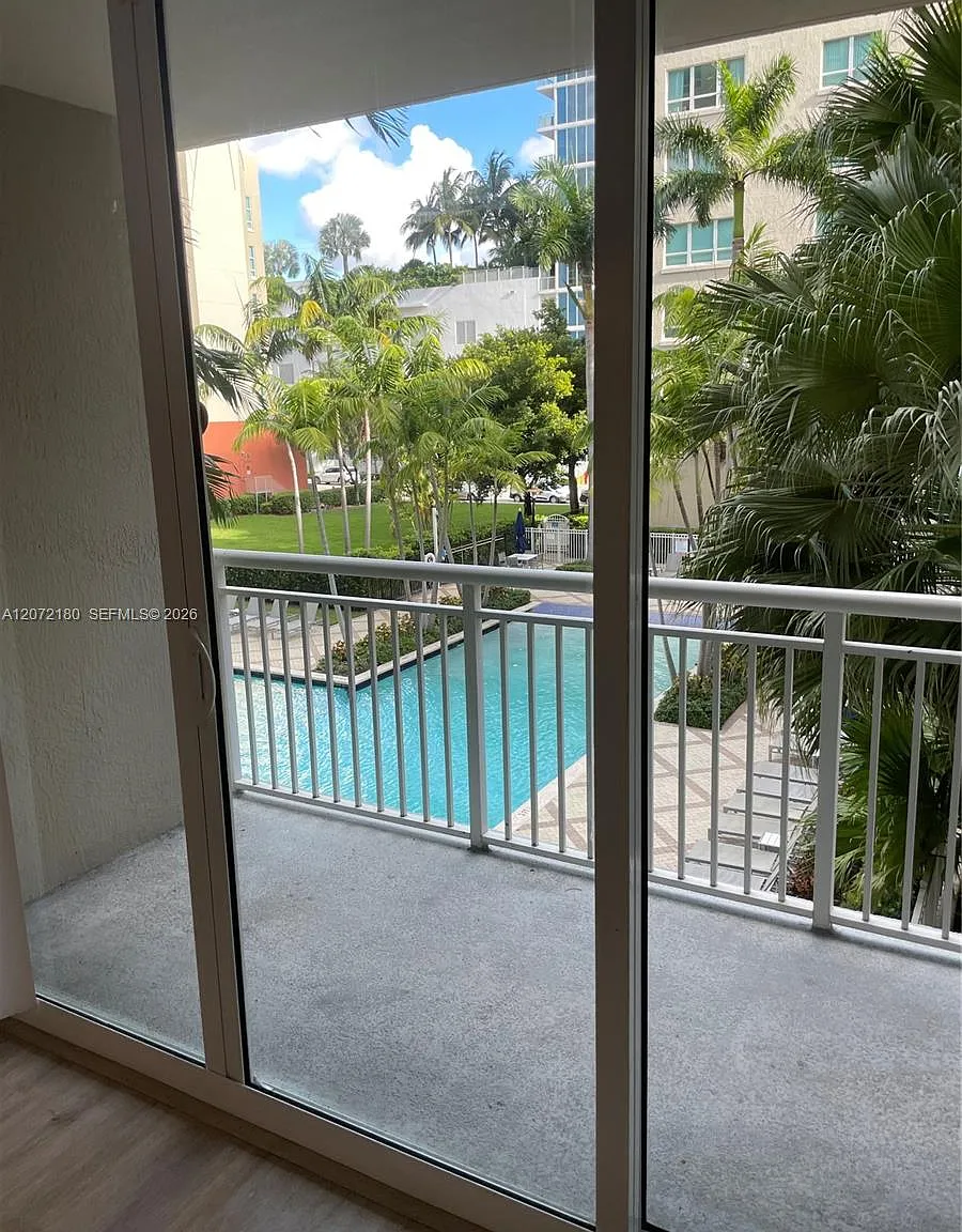 Cite Condo — Photo 2
