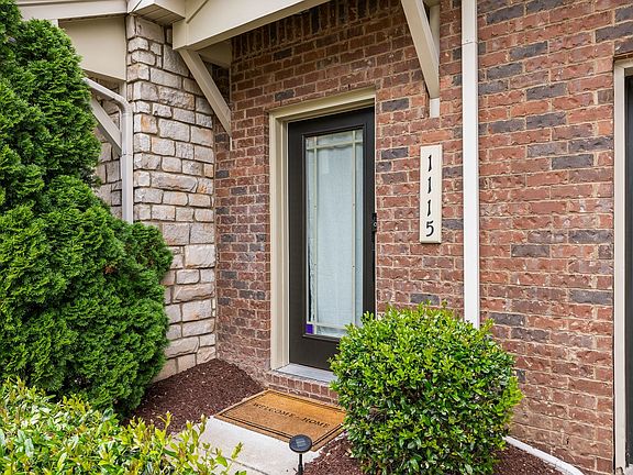 3rd image of 1115 Woodbury Falls Ct