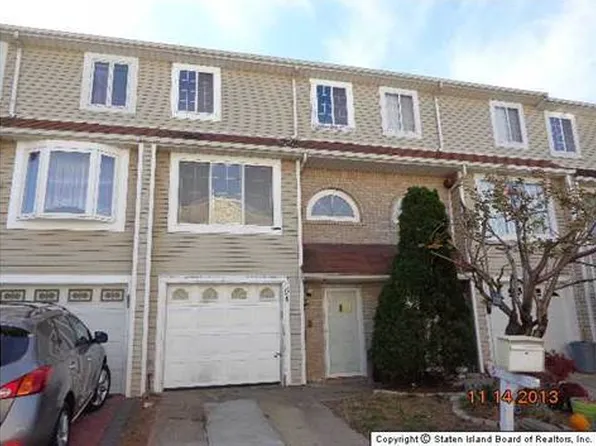 94 Benjamin Dr, Staten Island, NY 10303