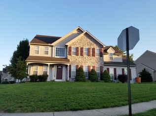 102 Mountain View Dr, York, PA 17404