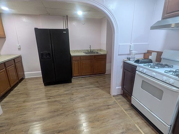 5th image of 429 Mill St #301
