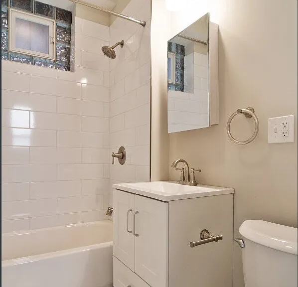 2647 W Augusta Blvd #3R — Photo 8