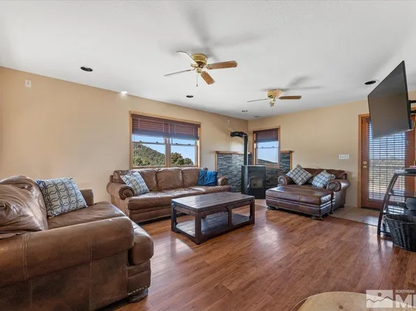 21470 Graves Rd, Reno, NV 89521