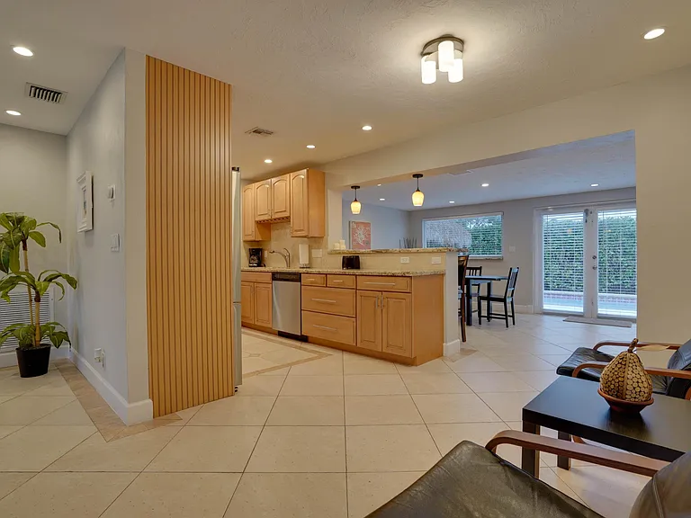 1660 NE 26th Ave — Photo 8