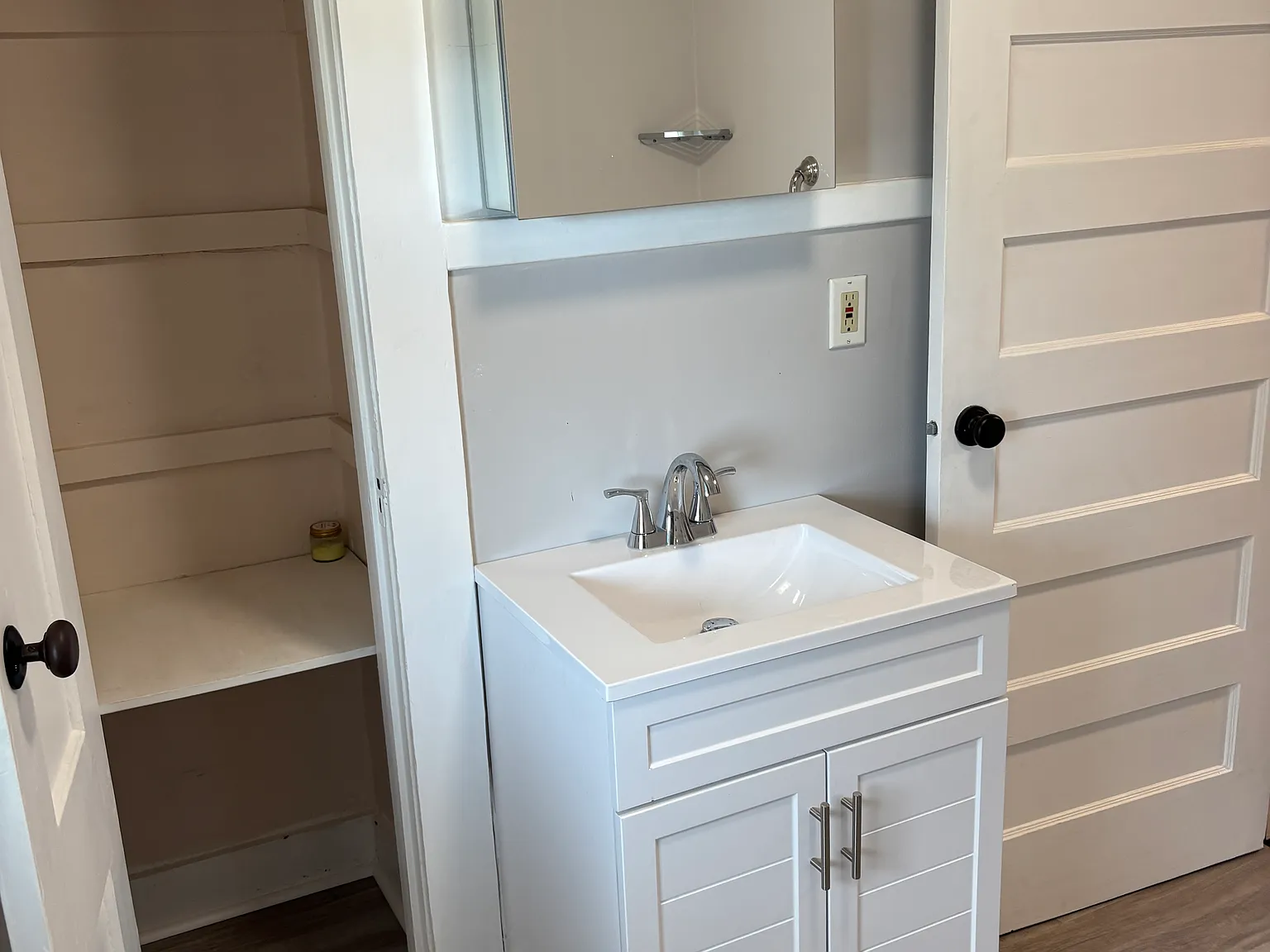 4 bed, 2154 sqft, $3,200 — Photo 4