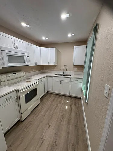 400 S 6th St #1 Photo 1