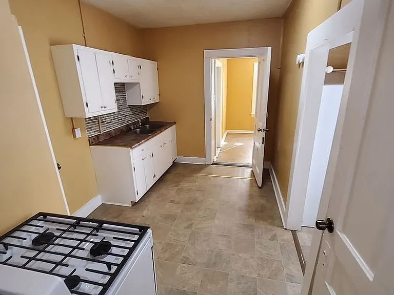 2917 Yale Ave — Photo 6