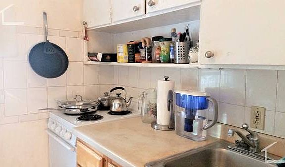 4th image of 5 Sparhawk St APT 002