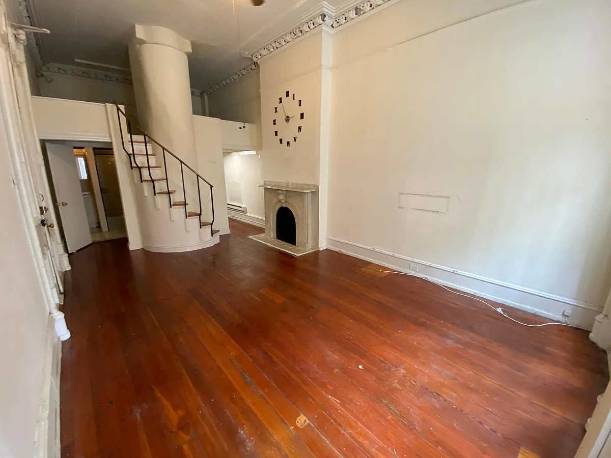 Building Photo - 421 S 15th St #1E