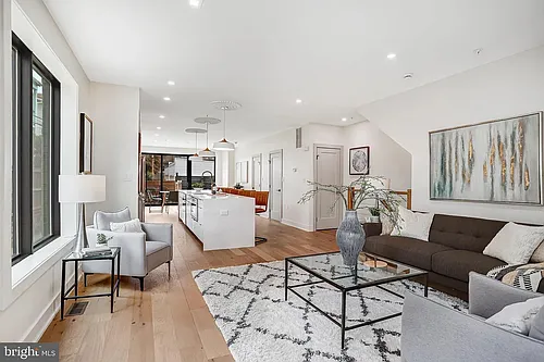 1023 Irving St NW #1 Photo 1