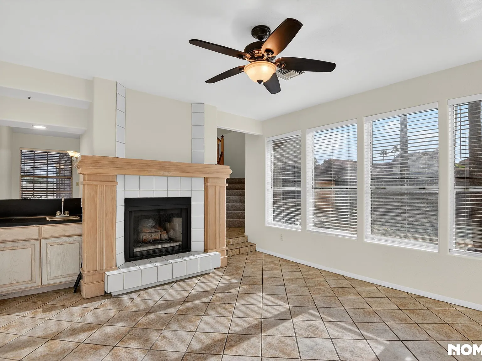 4 bed, 2429 sqft, $4,250 — Photo 2