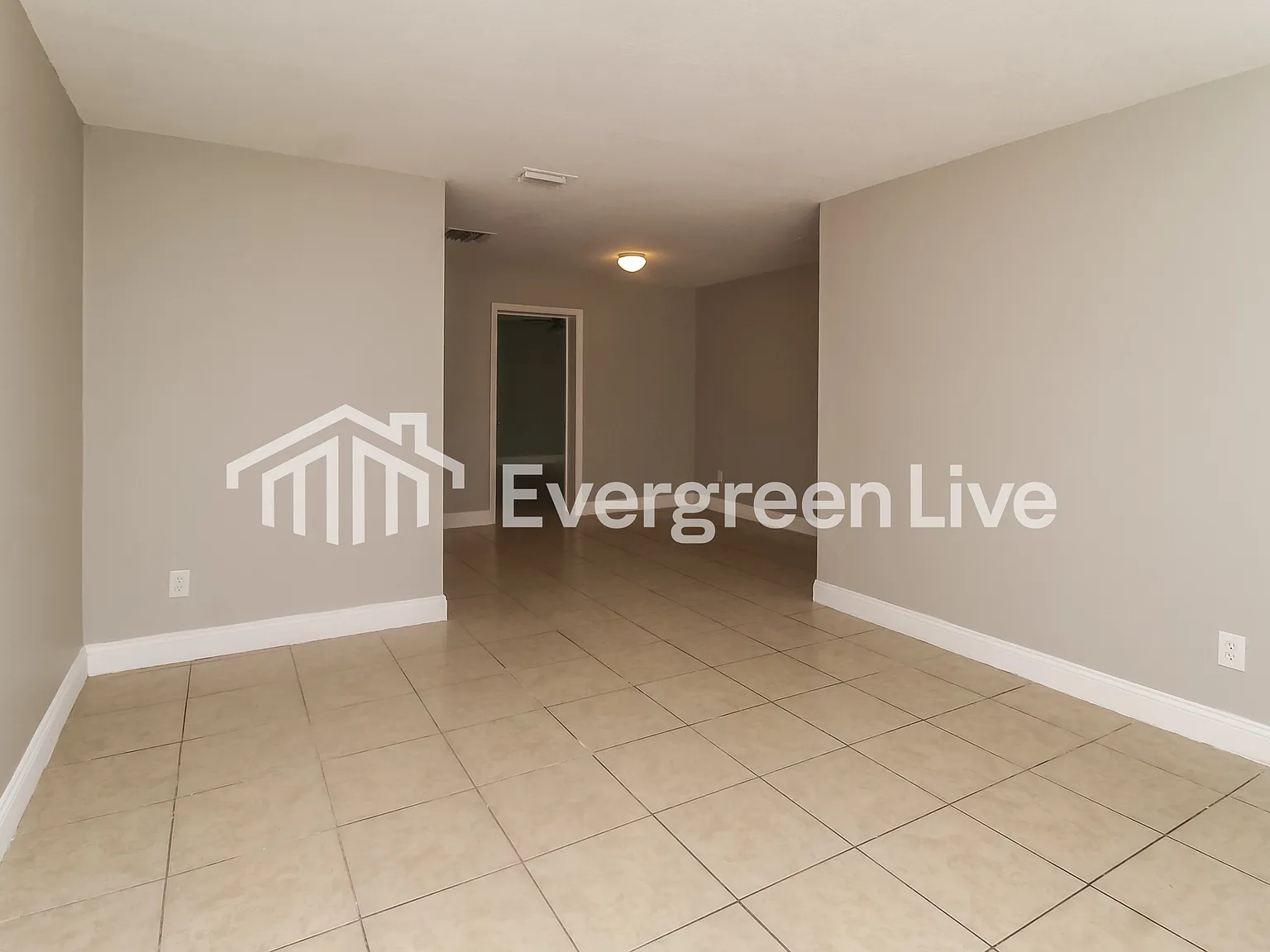4 bed, 2.0 bath, 1755 sqft, $2,095 — Photo 3
