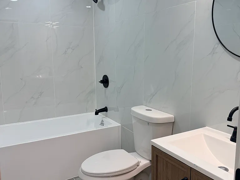 207-209 Hansbury Ave #1 — Photo 4