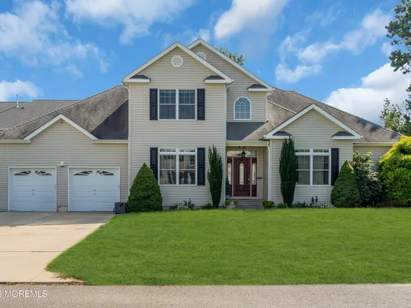 908 Englemere Boulevard, Toms River, NJ 08757