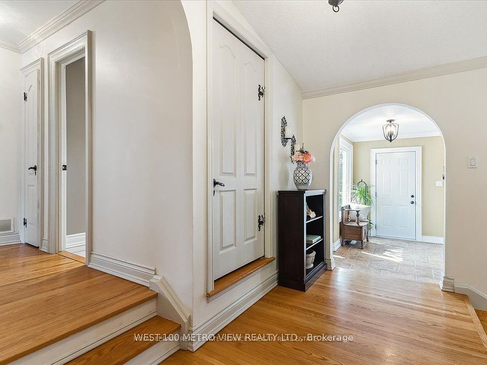 2nd image of 2386 Bridge Rd