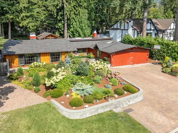 2540 Boswell Ave, North Vancouver, BC V7H 1L7