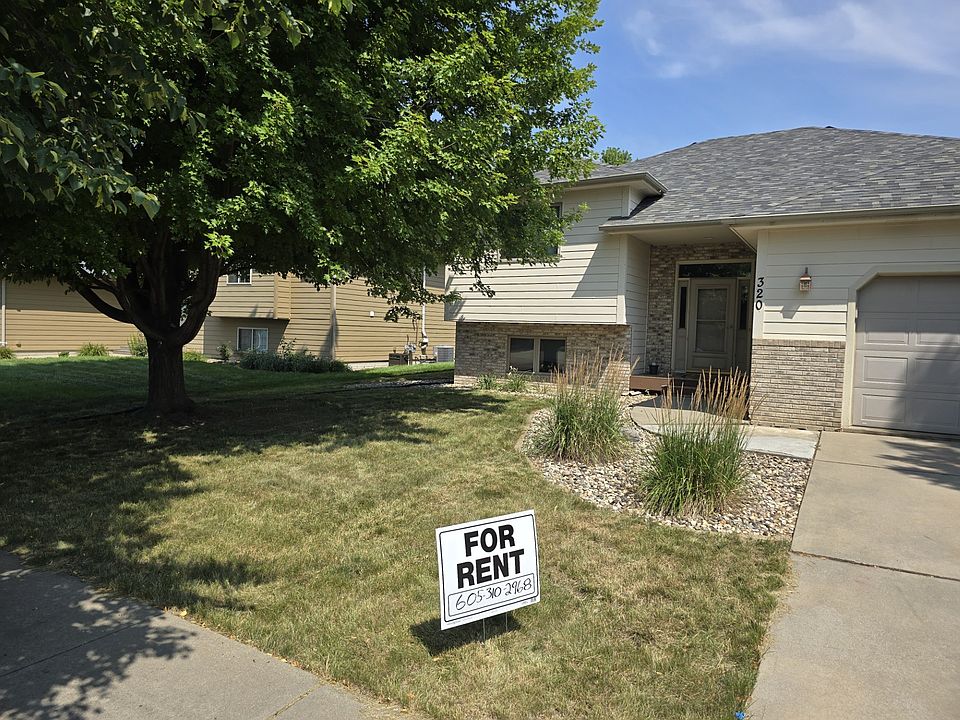 1st image of 320 W 5th St