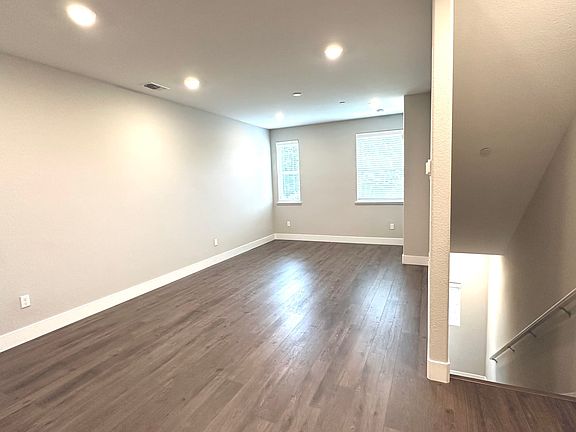 4th image of 1943 Nevets Ln
