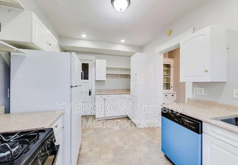945 Woodruff Place Middle Dr #4 — Photo 17