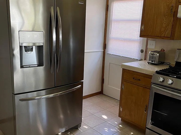 131 S Harvard Blvd — Photo 11