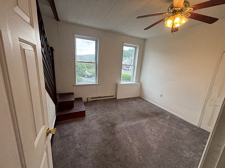 424 E Broad St #1 — Photo 2
