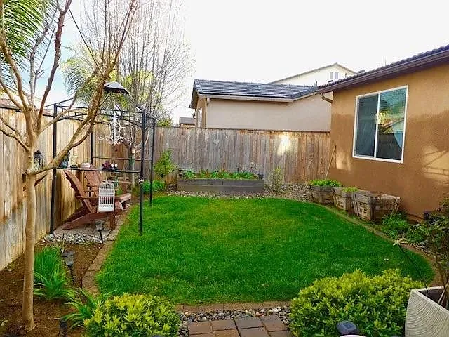 693 Kaweah Ave — Photo 27