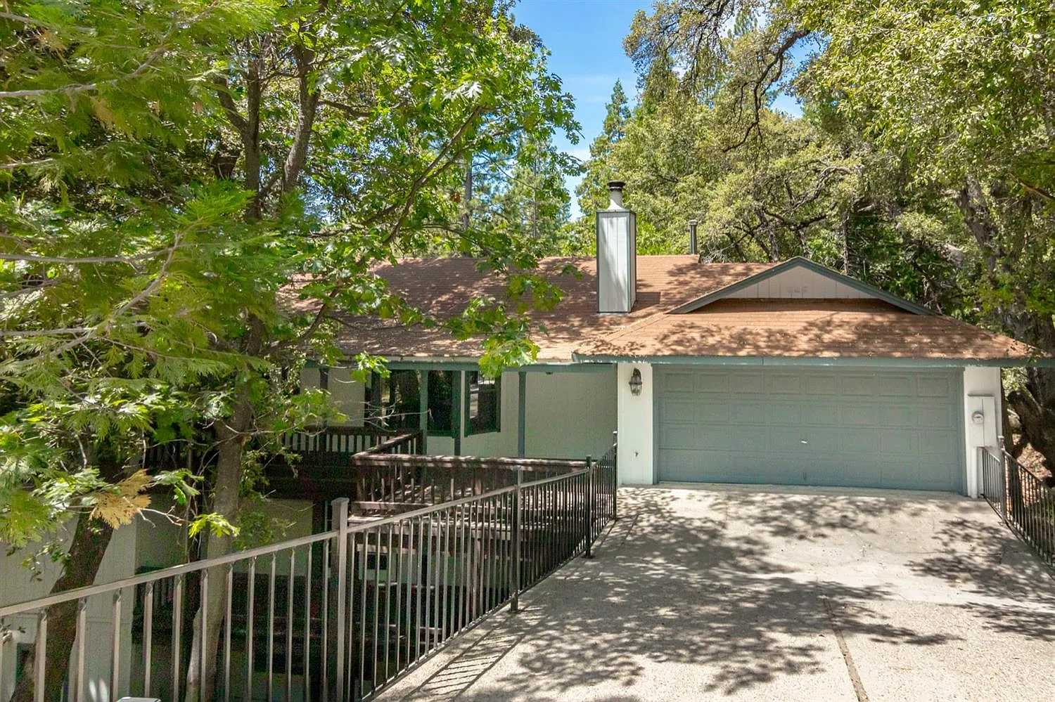 19085 Tiffeni Dr photo 1
