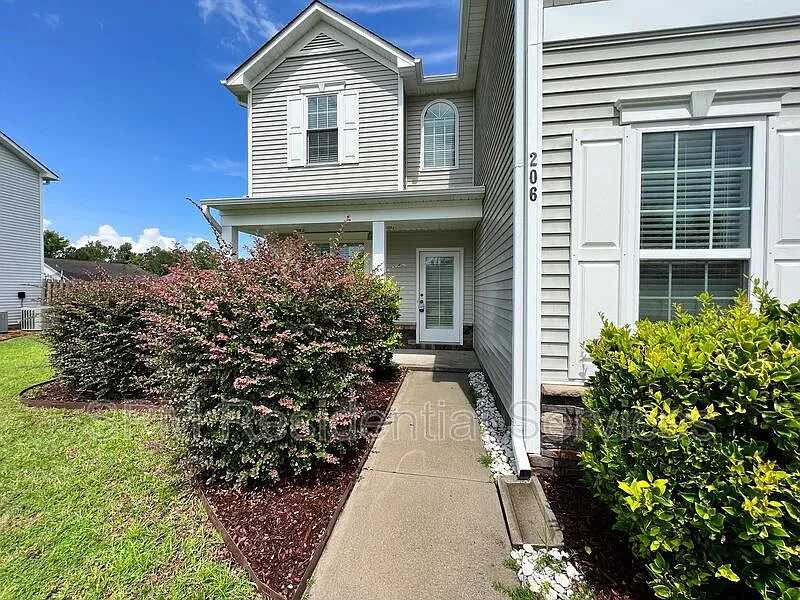 Building Photo - 206 Preswick Dr