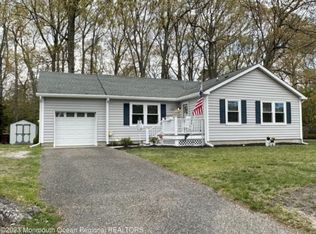 313 Riverside Dr, Bayville, NJ 08721