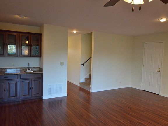 Family room with wet bar