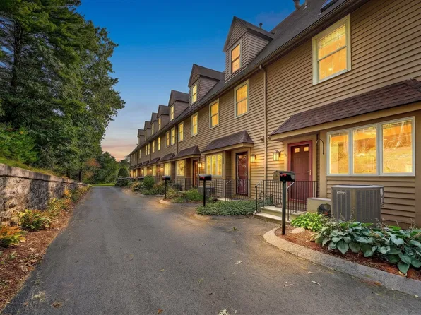 96 Sweetwater Ave Unit 9, Bedford, MA 01730