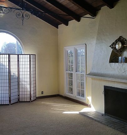 4th image of 2058 W 78th St