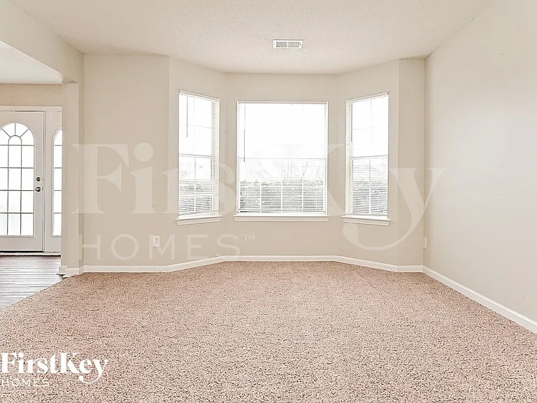 161 Titan Rd — Photo 13