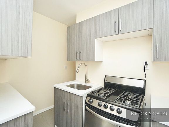 4th image of 124 E 107th St #1