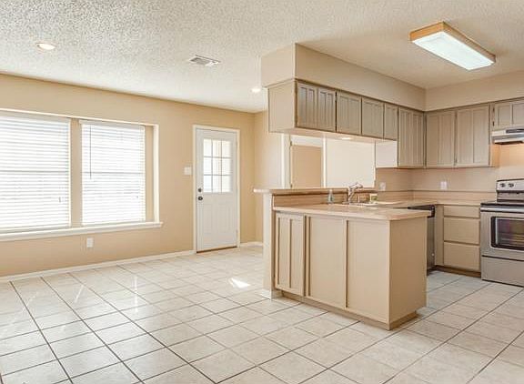 5th image of 1719 Blackfoot Dr
