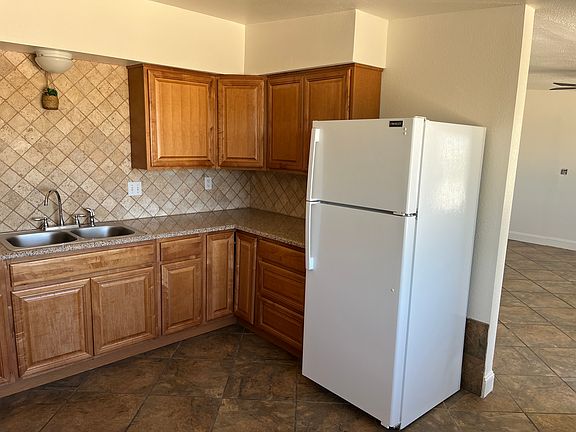 5th image of 6364 Smoketree Ave #B