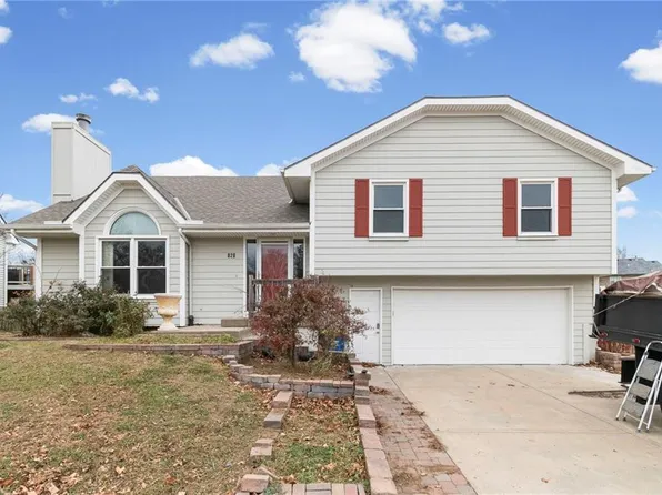 828 Black Oak Dr, Liberty, MO 64068