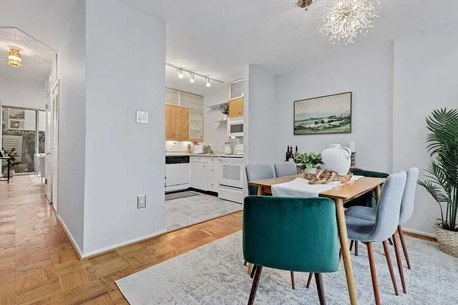 Spacious 4-Bedroom in SW with Pool, Gym, and more! | Pets Welcome ! Water, AC, Heat Included! — Photo 3