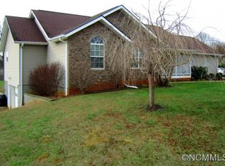 28 Azalea Dr, Weaverville, NC 28787