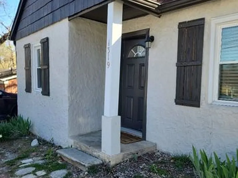 1319 N Dixie Ave — Photo 4
