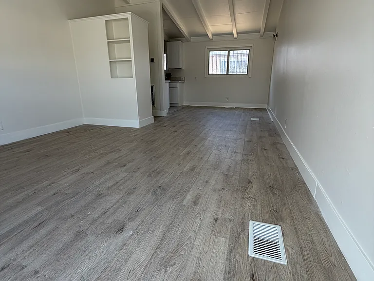 2612 W Century Blvd #1 — Photo 4