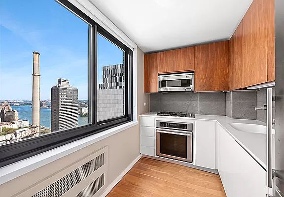 4th image of 515 E 72nd St APT 30H