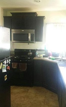 3rd image of 1250 E 88th Pl